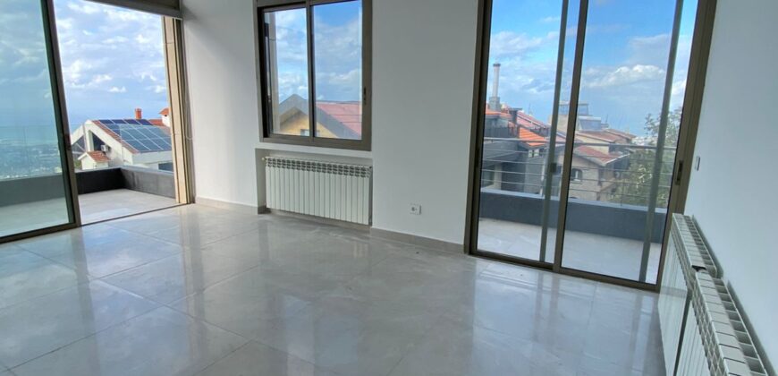 For Sale: Apartment in Beit Mery, Metn