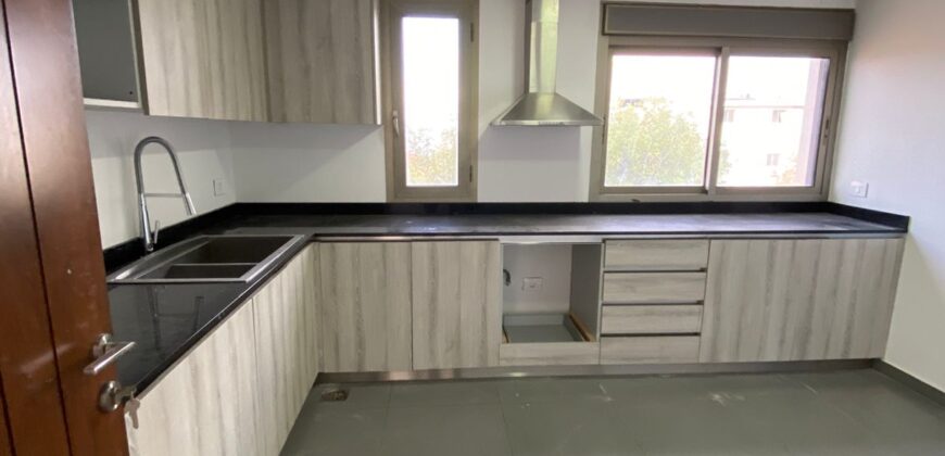 For Sale: Apartment in Beit Mery, Metn