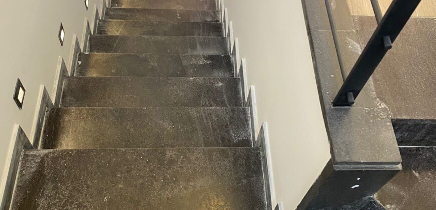 For Sale: Apartment in Beit Mery, Metn