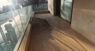 For Sale: Apartment in Awkar, Metn