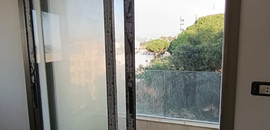 For Sale: Apartment in Awkar, Metn