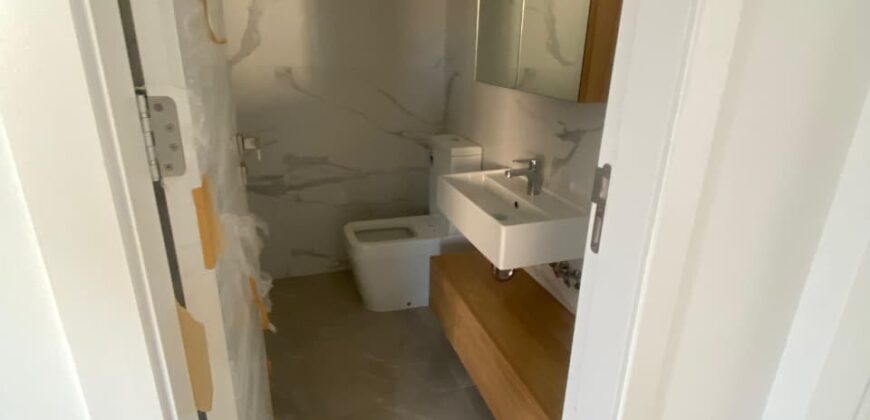 For Sale: Apartment in Dbayeh, Metn