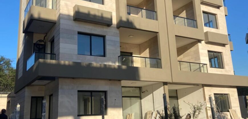 For Sale: Apartment in Dbayeh, Metn