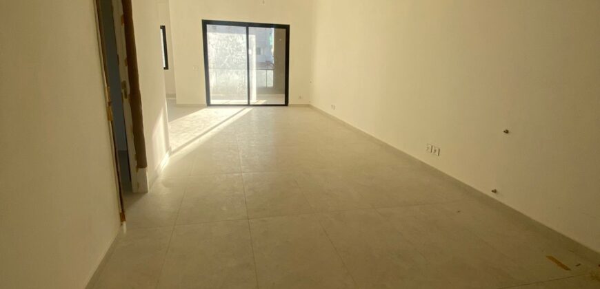 For Sale: Apartment in Dbayeh, Metn