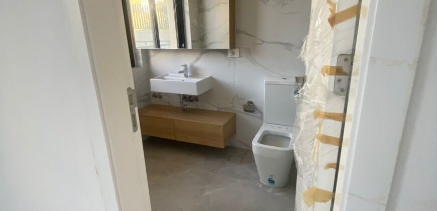 For Sale: Apartment in Dbayeh, Metn