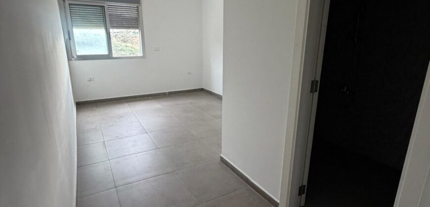 For Sale: Apartment in Dbayeh, Metn