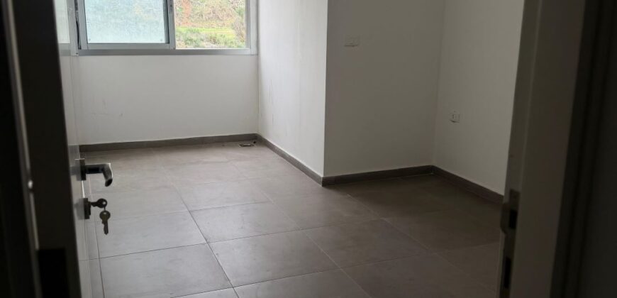 For Sale: Apartment in Dbayeh, Metn