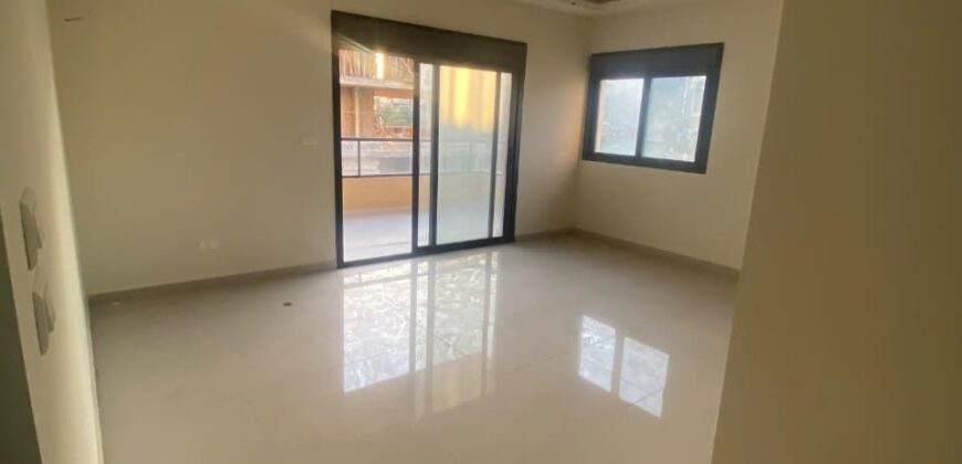 For Sale: Apartment in Dbayeh-Metn