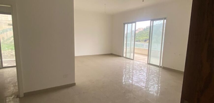 For Sale: Apartment in Mansourieh-Metn