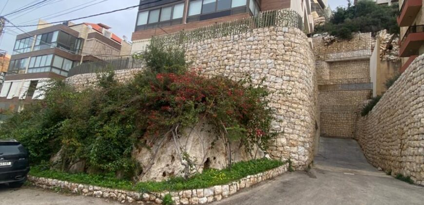 For Sale: Apartment in Monteverde-Metn