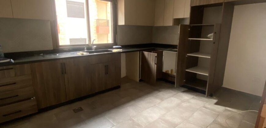 For Sale: Apartment in Monteverde-Metn