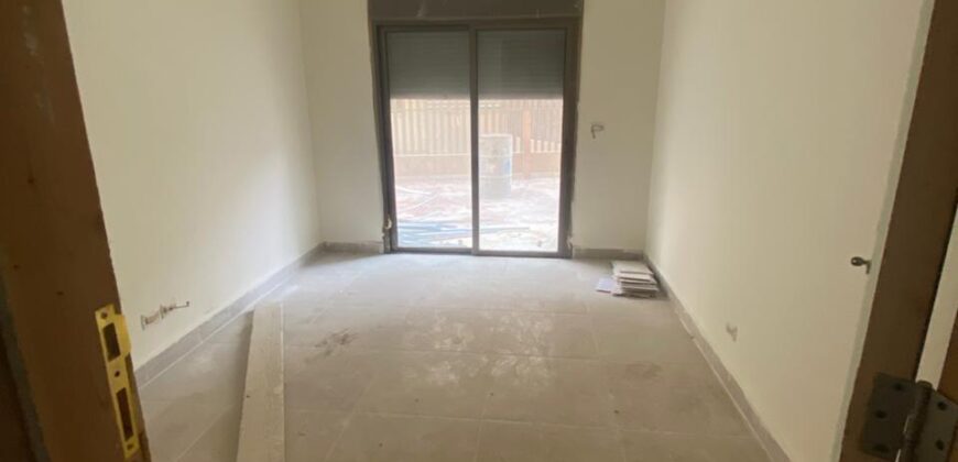 For Sale: Apartment in Monteverde-Metn