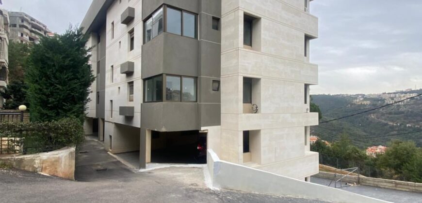 For Sale: Apartment in Monteverde-Metn