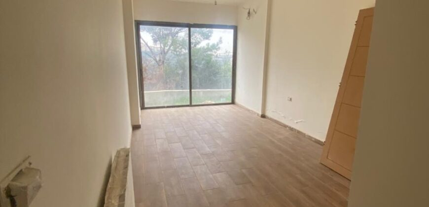 For Sale: Apartment in Monteverde-Metn