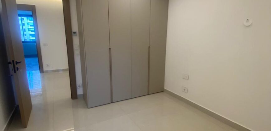 For Sale: Apartment in Ramlet El Bayda