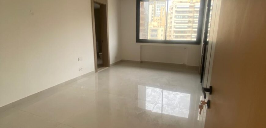 For Sale: Apartment in Ramlet El Bayda