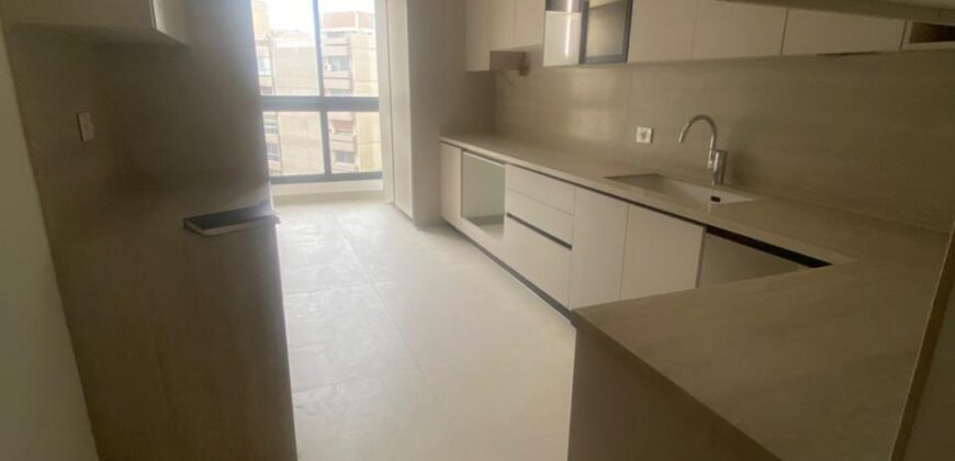 For Sale: Apartment in Ramlet El Bayda