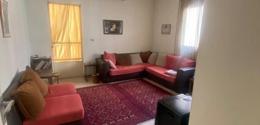 For Sale: Apartment in Ain El Remmeneh