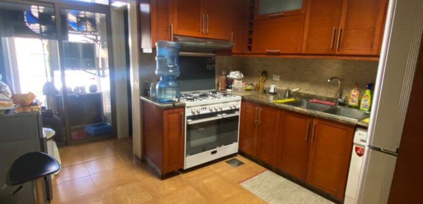 For Sale: Apartment in Ain El Remmeneh