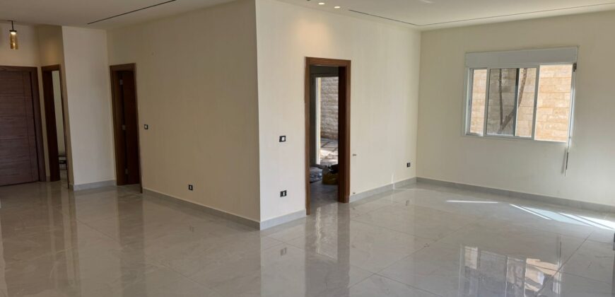 For Sale: Apartment in Bsalim