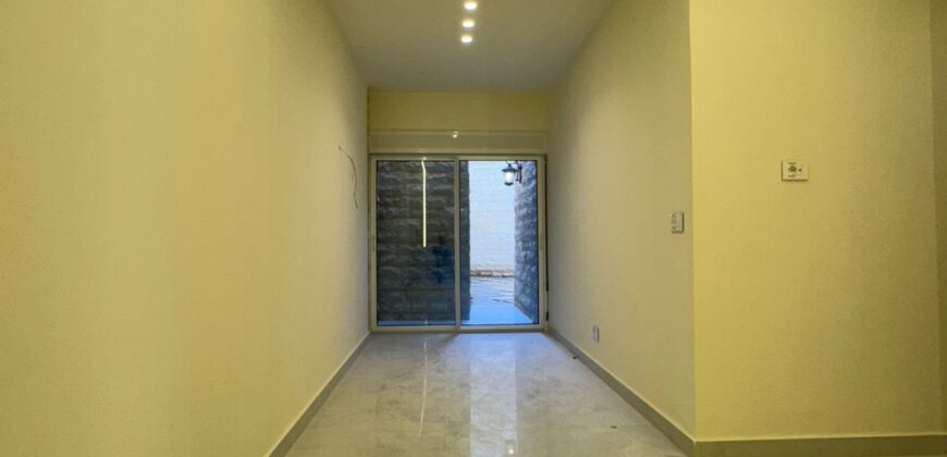 For Sale: Apartment in Bsalim