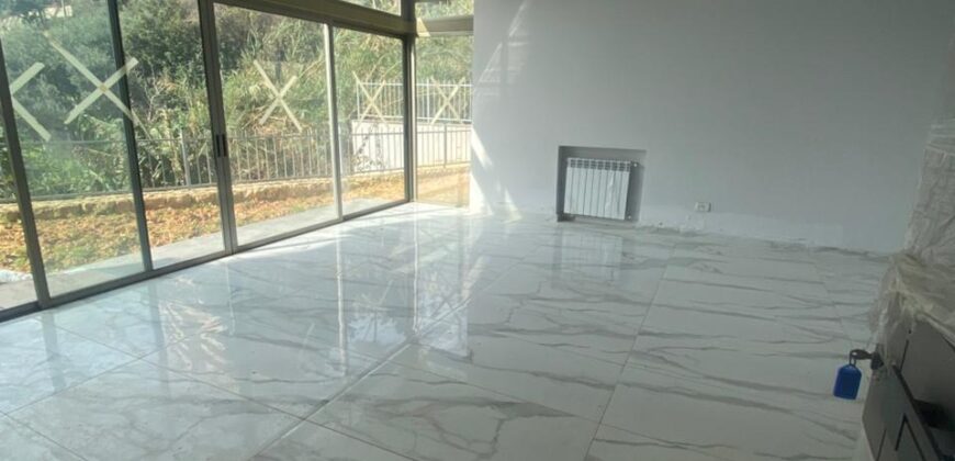 For Sale: Apartment in Dbayeh