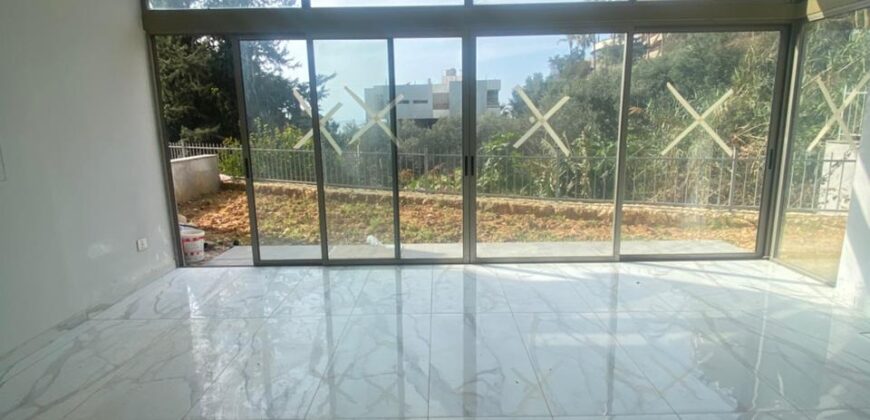 For Sale: Apartment in Dbayeh