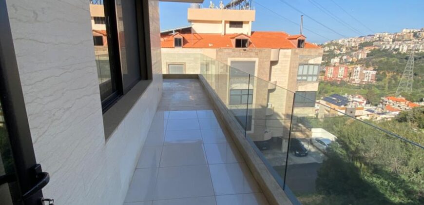 For Sale: Apartment in Monteverde