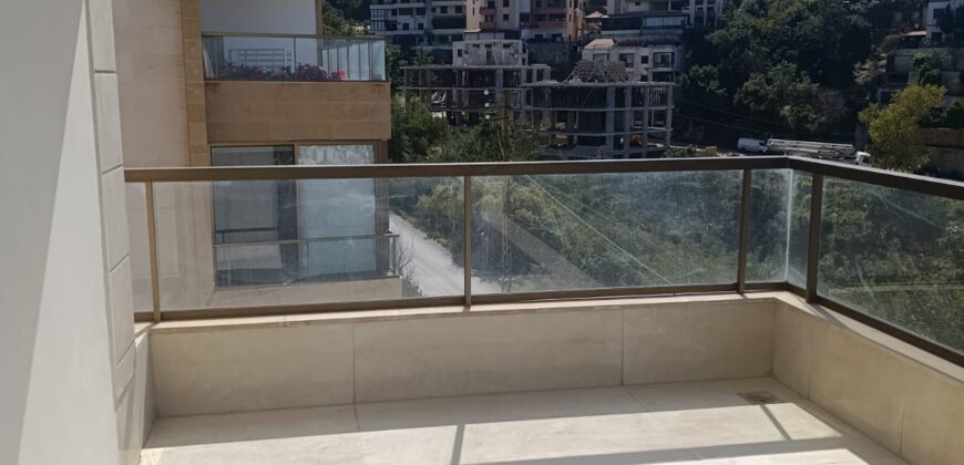 For Sale: Apartment in Roumieh