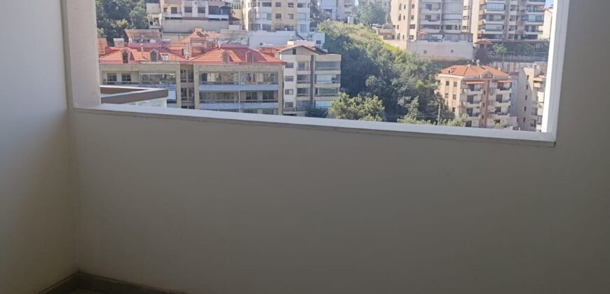 For Sale: Apartment in Roumieh