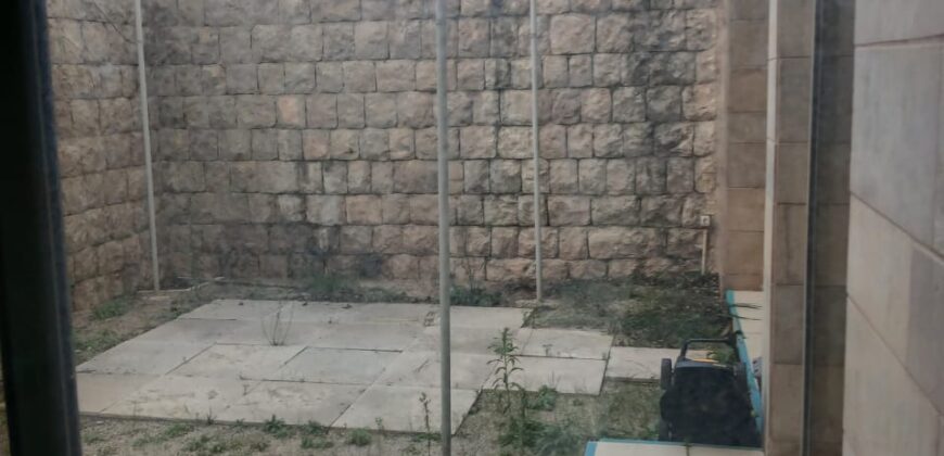 For Sale: Apartment in Beit Misk