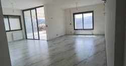 For Sale: Apartment in Monteverde