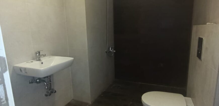 For Sale: Apartment in Ain Saade