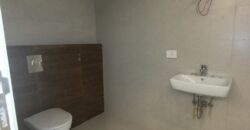 For Sale: Apartment in Ain Saade