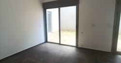 For Sale: Apartment in Ain Saade