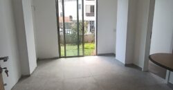 For Sale: Apartment in Ain Saade