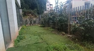 For Sale: Apartment in Ain Saade