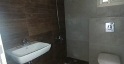For Sale: Apartment in Ain Saade