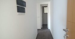 For Sale: Apartment in Ain Saade