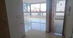 For Sale: Apartment in Ain Saade