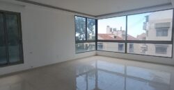 For Sale: Apartment in Ain Saade