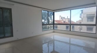 For Sale: Apartment in Ain Saade