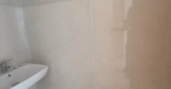 For Sale: Apartment in Ain Saade