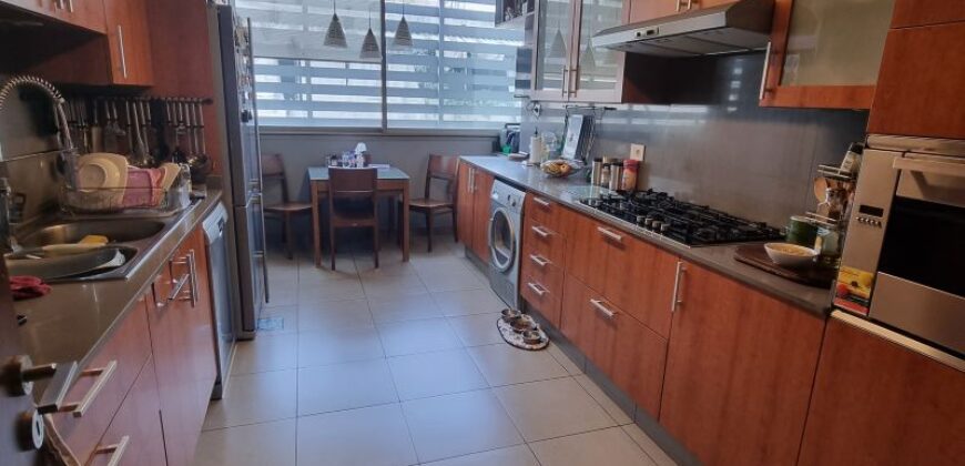 For Sale: Apartment in Hamra