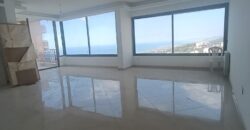 For Sale: Apartment in Ain Saade