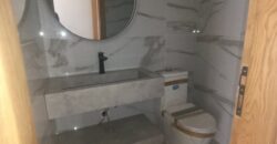For Sale: Apartment in Ain Saade