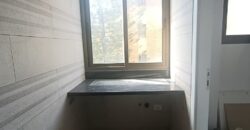 For Sale: Apartment in Ain Saade