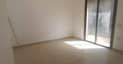 For Sale: Apartment in Ain Saade