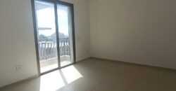 For Sale: Apartment in Ain Saade