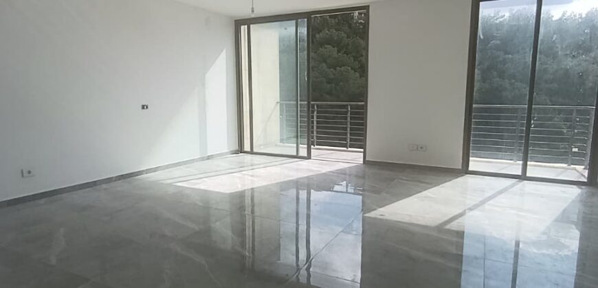 For Sale: Apartment in Ain Najem